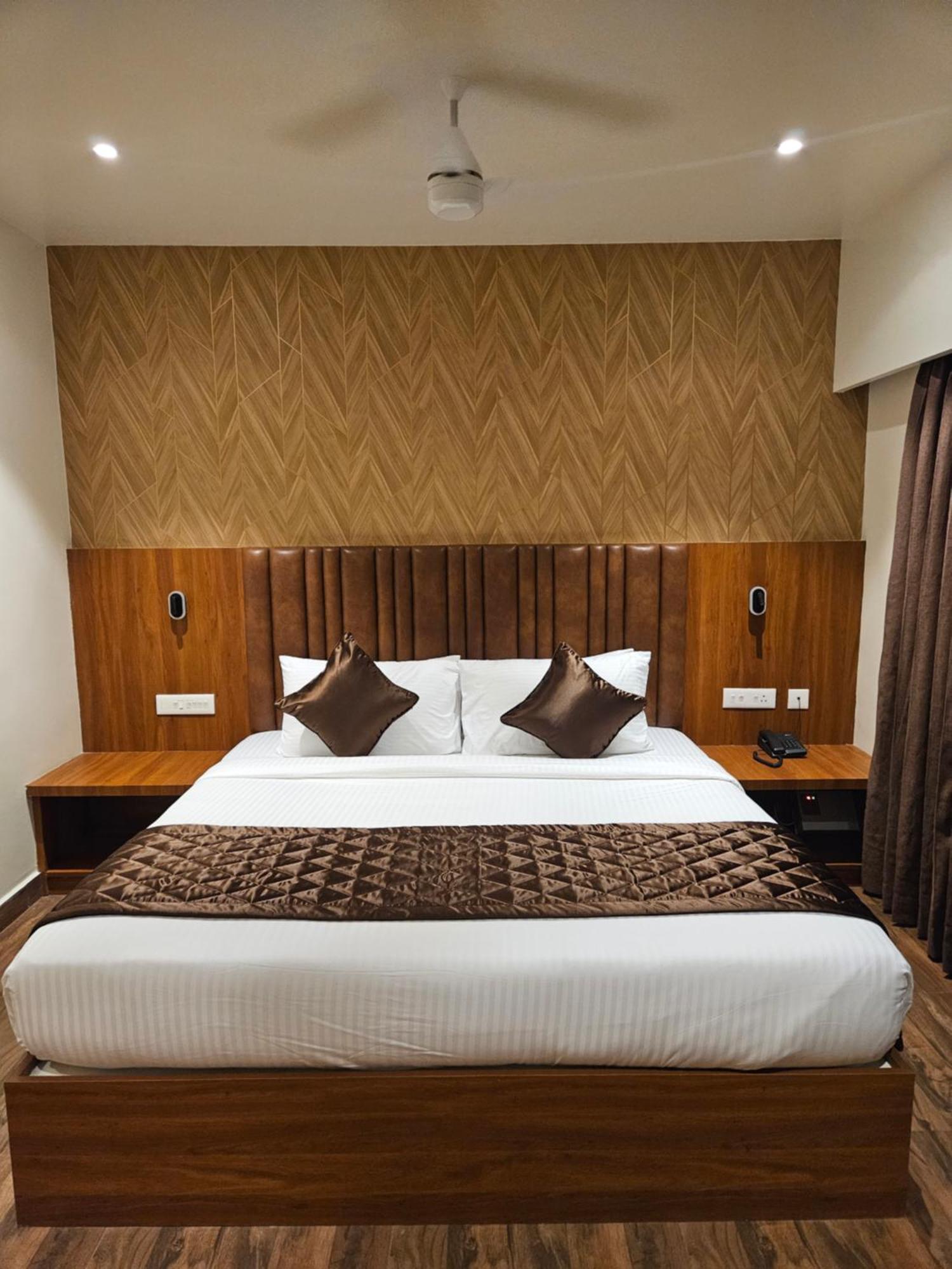 Hotel Pl Grand Karaikkudi Exterior photo