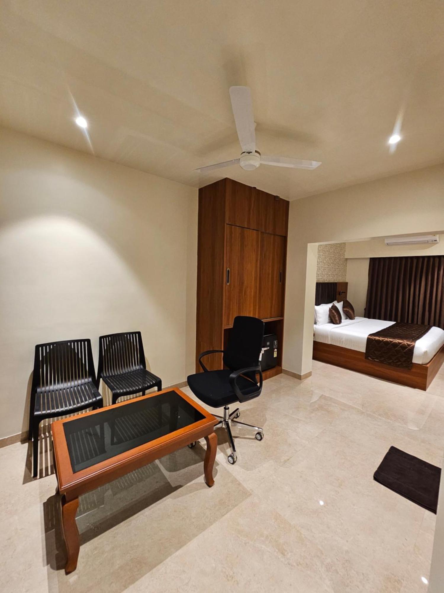 Hotel Pl Grand Karaikkudi Exterior photo