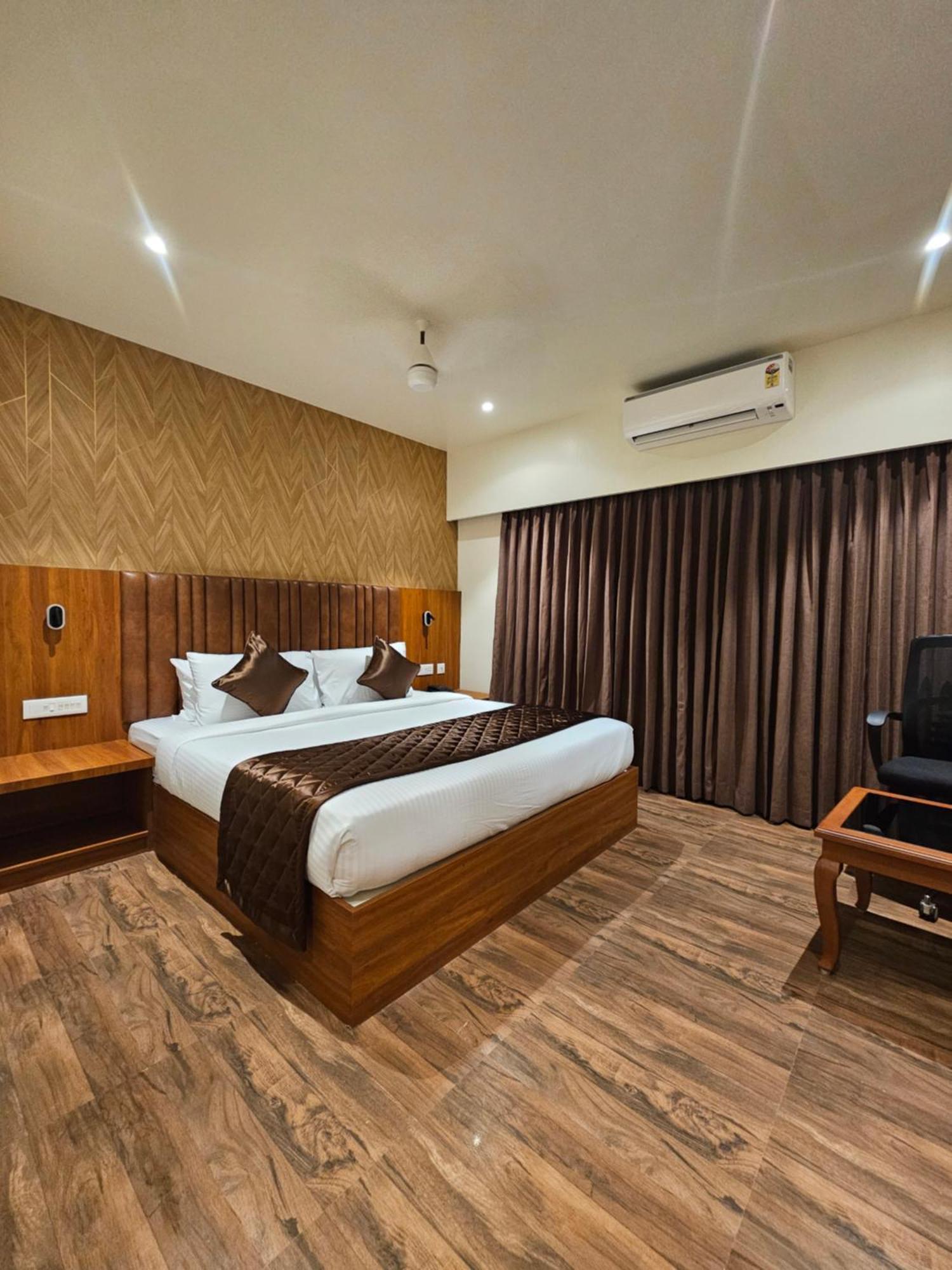 Hotel Pl Grand Karaikkudi Exterior photo