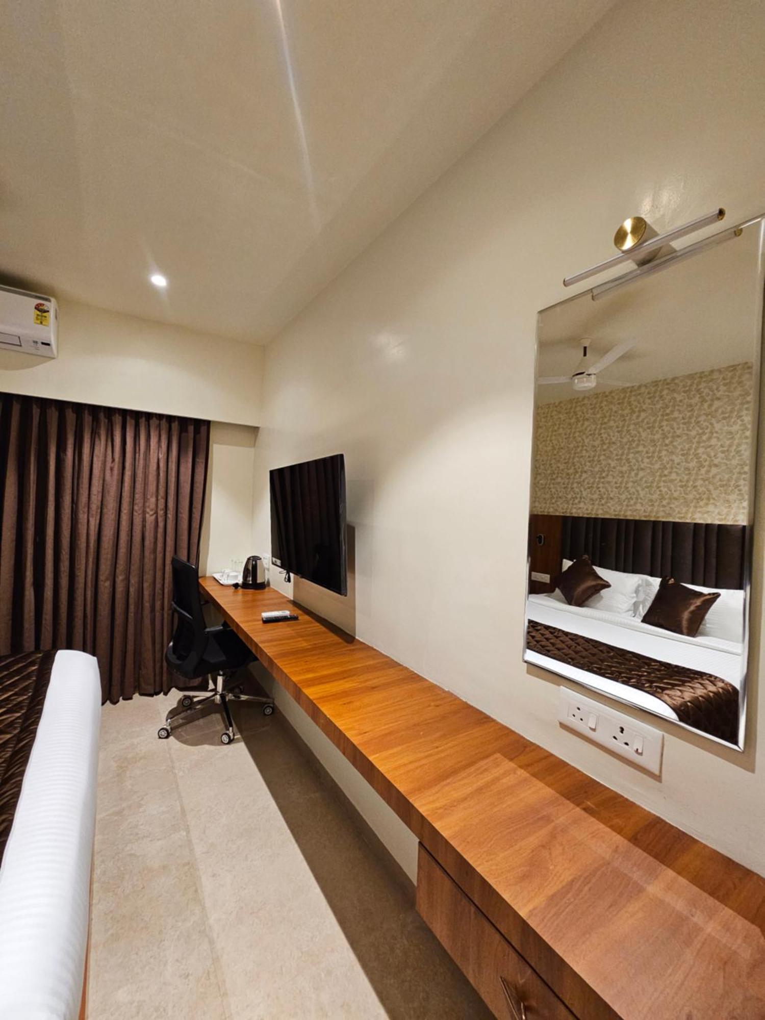 Hotel Pl Grand Karaikkudi Exterior photo