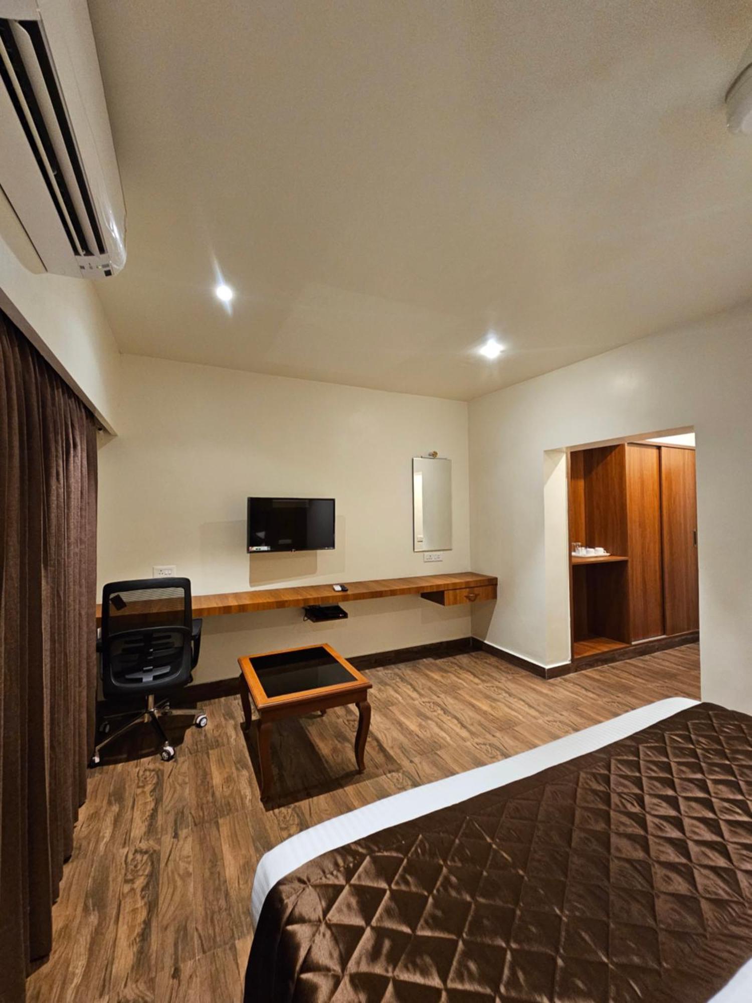 Hotel Pl Grand Karaikkudi Exterior photo