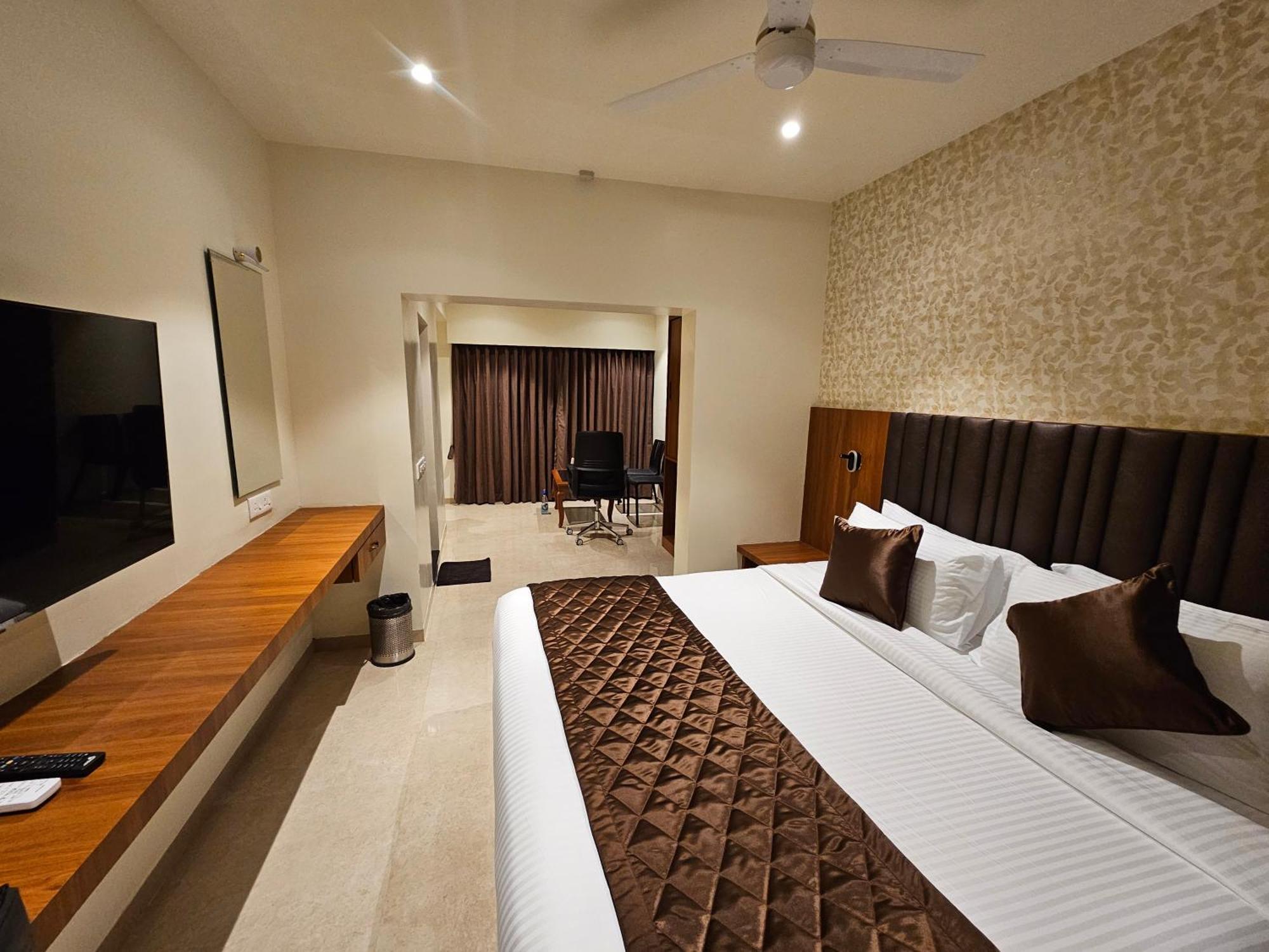 Hotel Pl Grand Karaikkudi Exterior photo