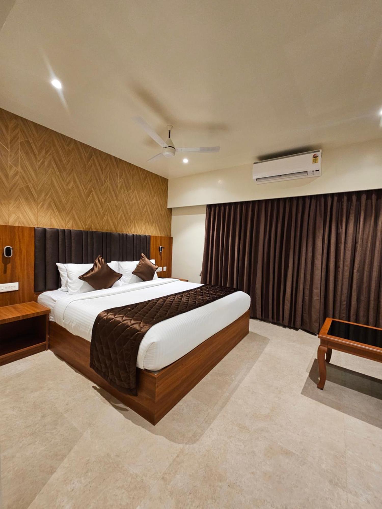 Hotel Pl Grand Karaikkudi Exterior photo